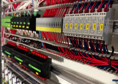 Rozvaděč elektoinstalace - navržený na míru chytrému domu Loxone